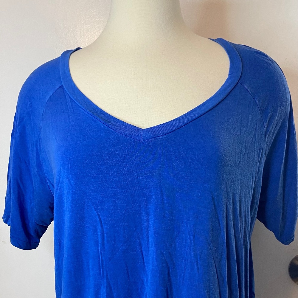 Solid V-Neck T-Shirt- Blue